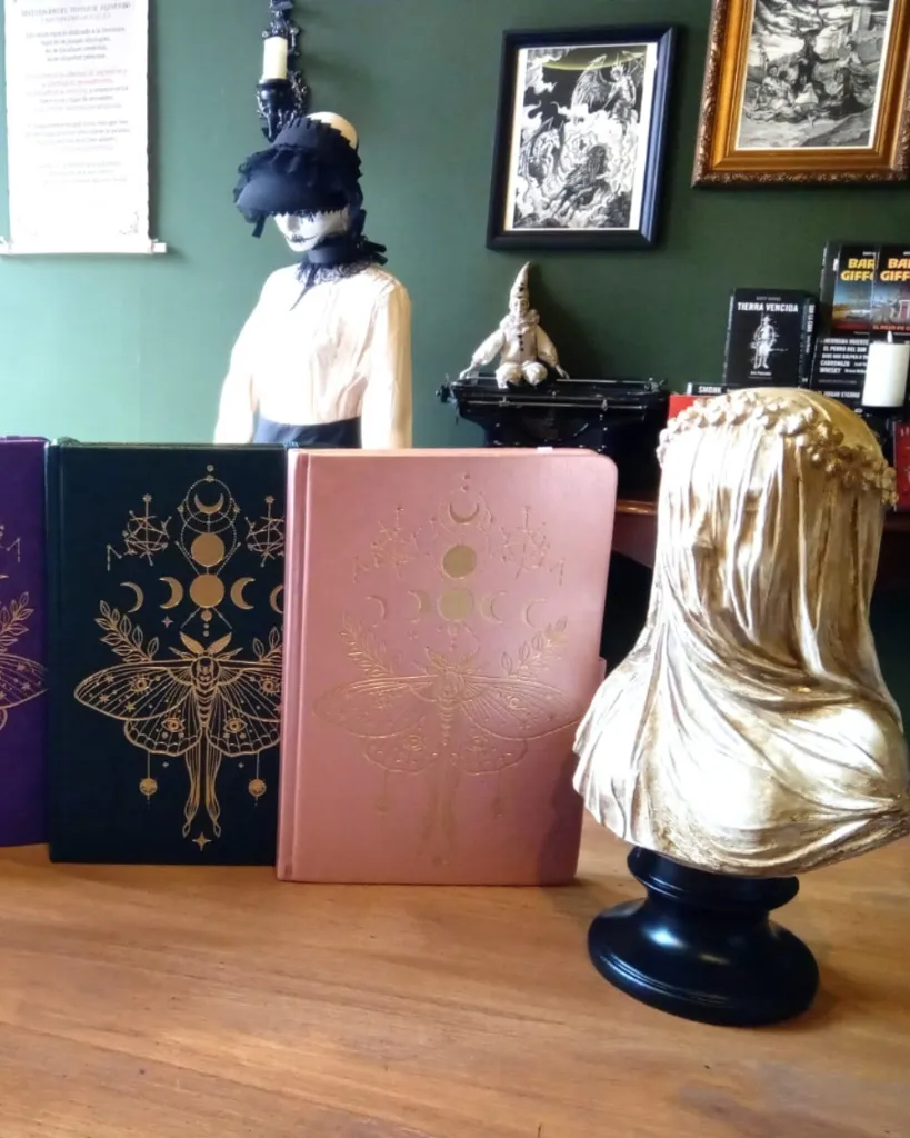 Cuaderno diario polilla